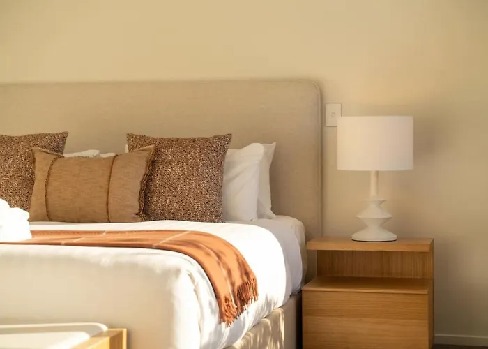 Sapphire Spring Retreat | Swimming Pool, Outdoor Fireplace! Holiday home Wanaka