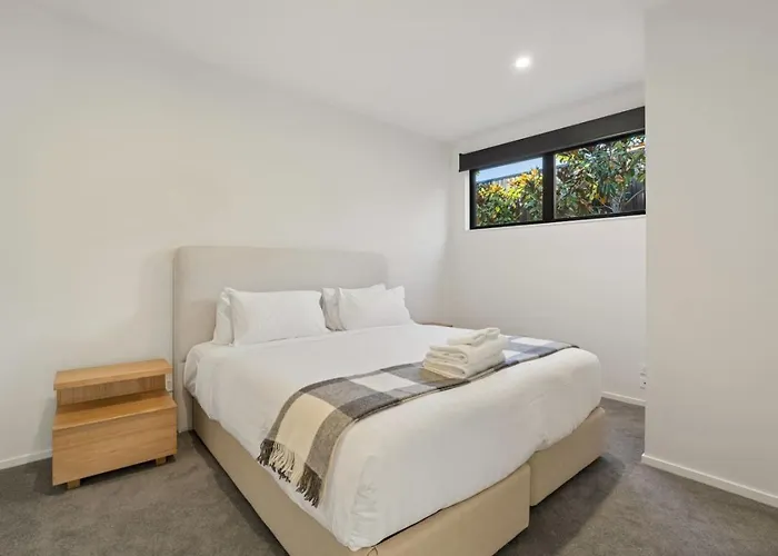 Holiday home Sapphire Spring Retreat | Swimming Pool, Outdoor Fireplace!